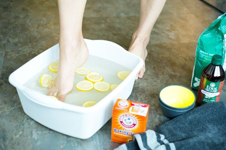 foot bath with celandine against nail fungus