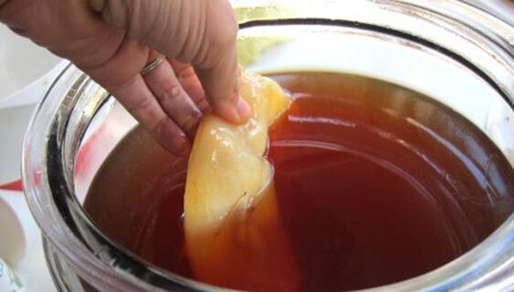 Kombucha to treat nail fungus